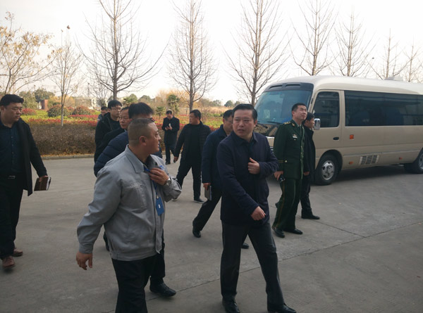 2017年12月12日徐州开发区管委会主任邱成一行视察苏变电气